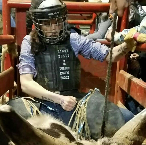 Meet your Posher, Jessie - Picture 5 of 8